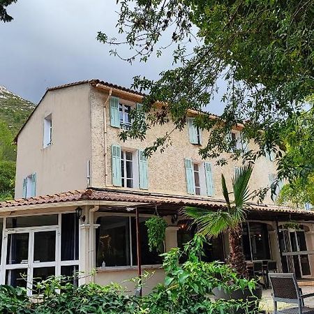Logis Hotel & Restaurant Du Parc Gémenos Dış mekan fotoğraf